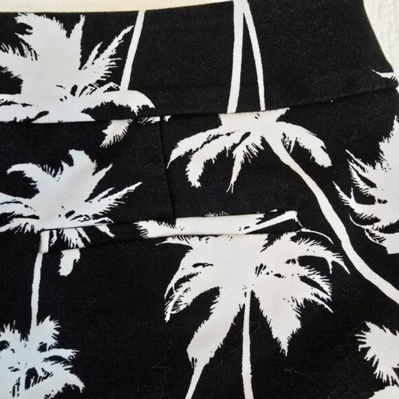 Apt. 9 Women's Shorts Size 4 Black White Palm Trees Pockets Tropical Vacation - Picture 10 of 13